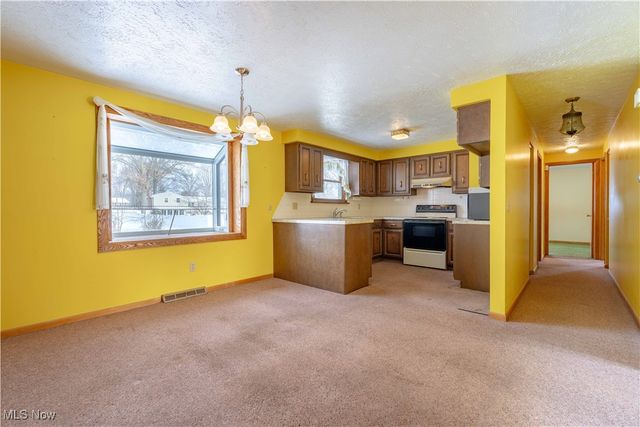 5611 Cherokee Avenue NW, North Canton, OH 44720