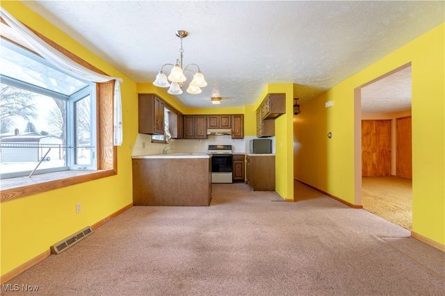 5611 Cherokee Avenue NW, North Canton, OH 44720