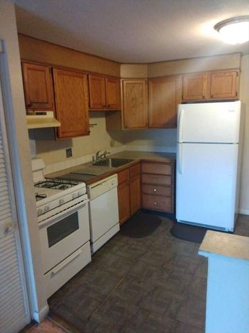 367 Hildreth St. 33, Lowell, MA 01850