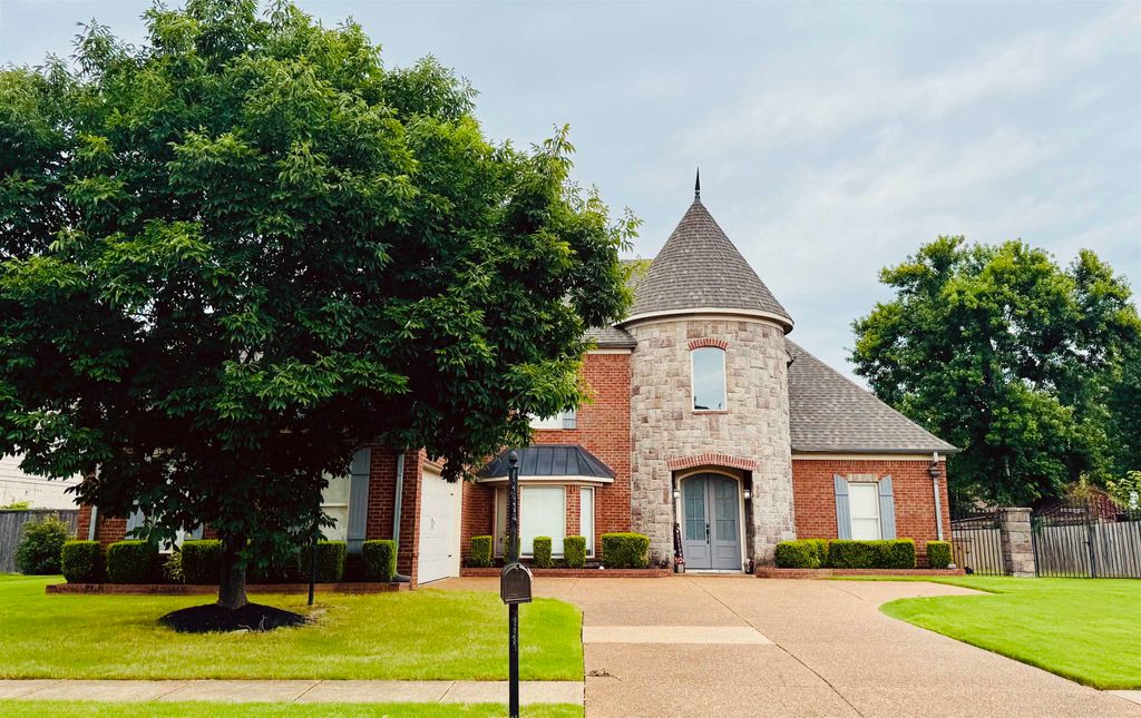 2339 MEVERETT LN, Cordova, TN 38016