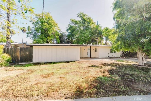 7704 Calvin Avenue, Reseda, CA 91335