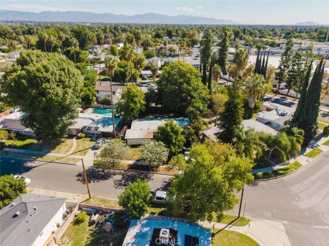 7704 Calvin Avenue, Reseda, CA 91335