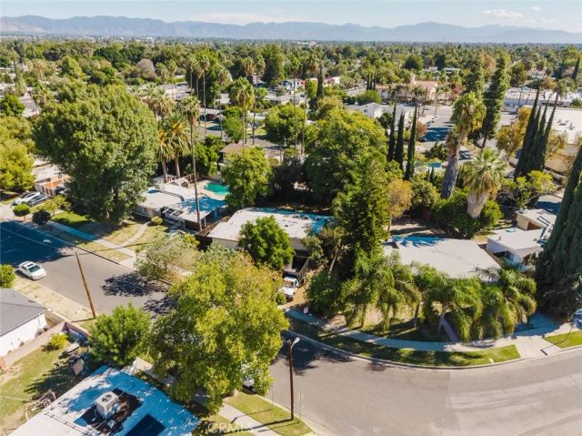7704 Calvin Avenue, Reseda, CA 91335