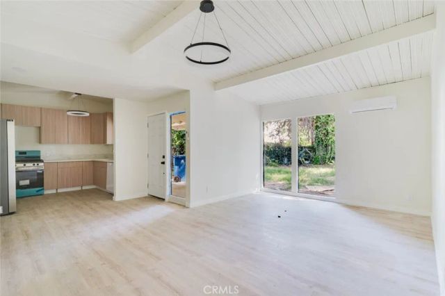 7704 Calvin Avenue, Reseda, CA 91335
