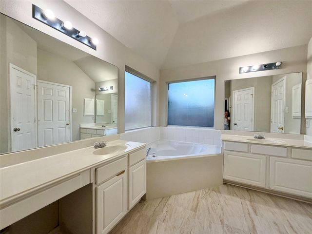 6827 Autumn Thistle Drive, Katy, TX 77449