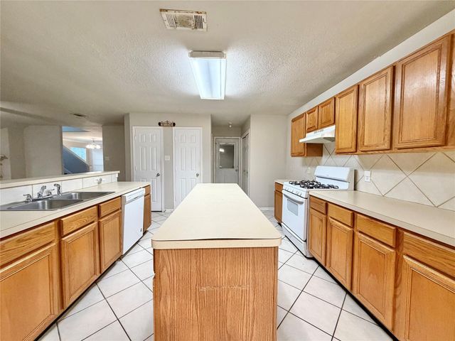 6827 Autumn Thistle Drive, Katy, TX 77449
