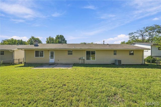 2908 Westminister Drive, St Charles, MO 63301