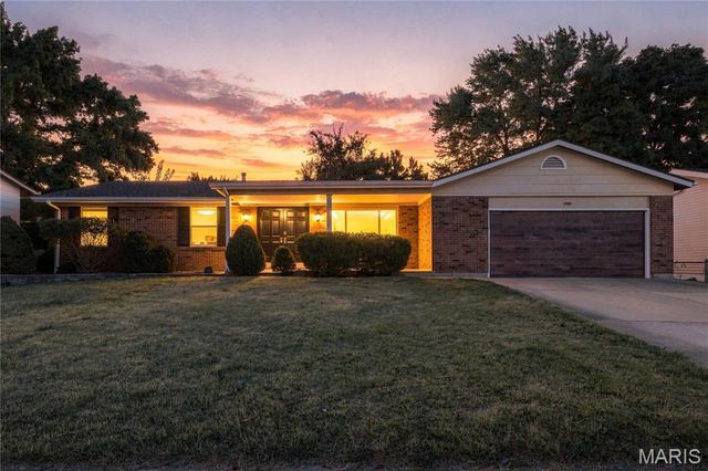 2908 Westminister Drive, St Charles, MO 63301