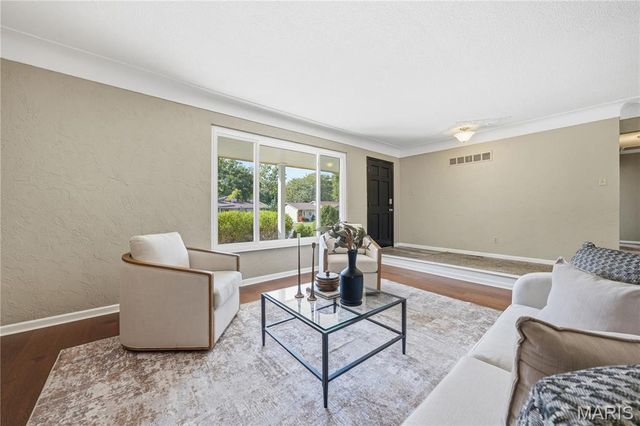 2908 Westminister Drive, St Charles, MO 63301