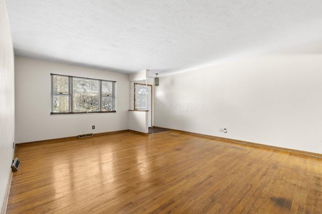 1705 Ivyhill Loop S, Columbus, OH 43229