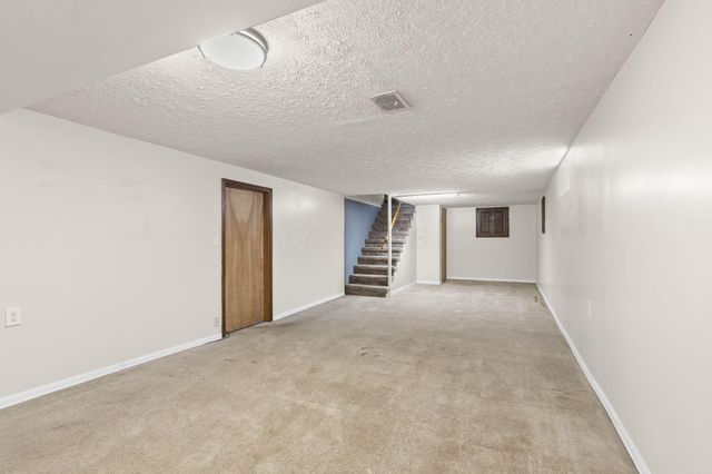 1705 Ivyhill Loop S, Columbus, OH 43229