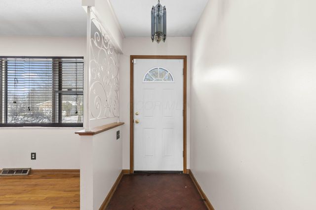 1705 Ivyhill Loop S, Columbus, OH 43229