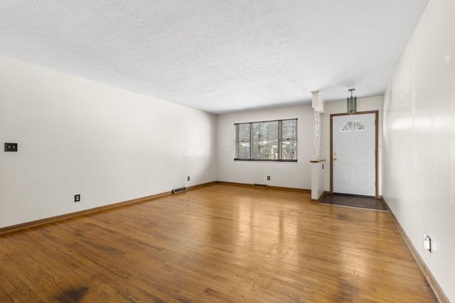 1705 Ivyhill Loop S, Columbus, OH 43229