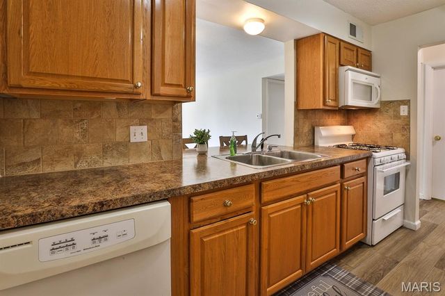 444 N Clay Avenue 1B, St Louis, MO 63122