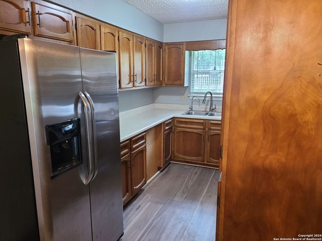 110 OAK KNOLL DR, San Antonio, TX 78228