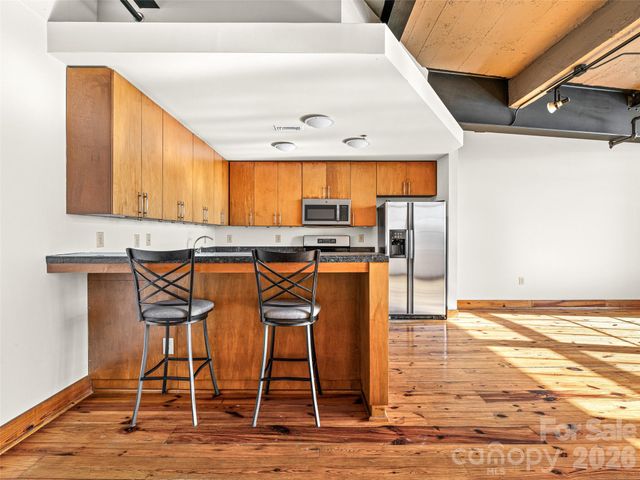 100 Coxe Avenue 408, Asheville, NC 28801