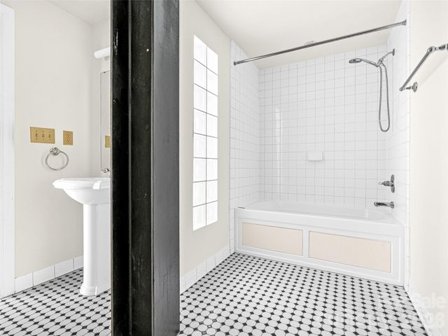 100 Coxe Avenue 408, Asheville, NC 28801