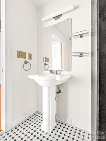 100 Coxe Avenue 408, Asheville, NC 28801