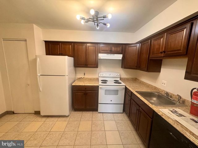 3228 SAYRE DR, Princeton, NJ 08540