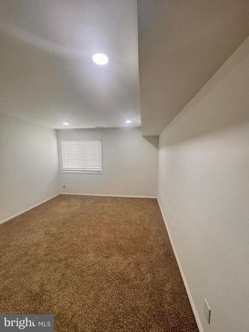 3228 SAYRE DR, Princeton, NJ 08540