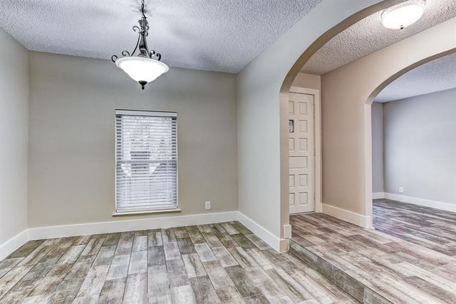 1827 Riverwood Trail, Spring, TX 77386