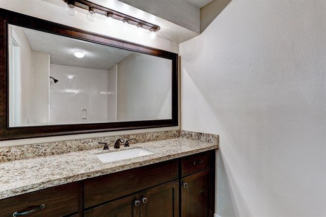 1827 Riverwood Trail, Spring, TX 77386