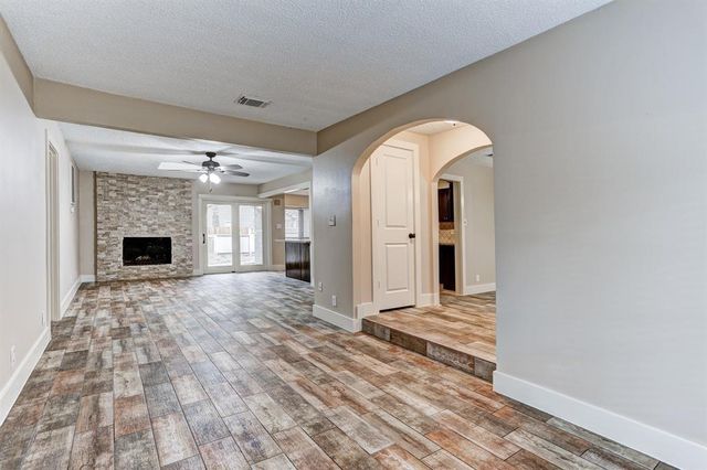 1827 Riverwood Trail, Spring, TX 77386