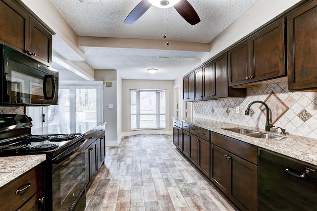 1827 Riverwood Trail, Spring, TX 77386