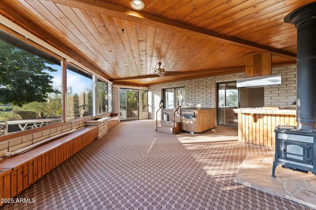 27610 W Gill Road, Morristown, AZ 85342