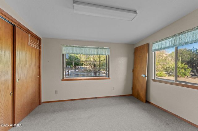 27610 W Gill Road, Morristown, AZ 85342