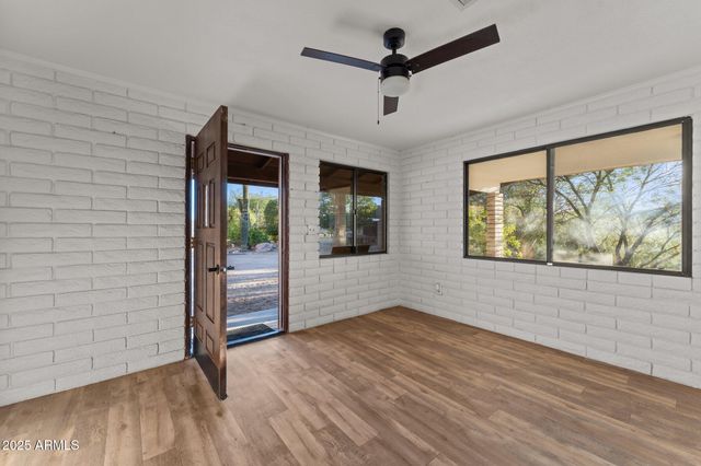 27610 W Gill Road, Morristown, AZ 85342