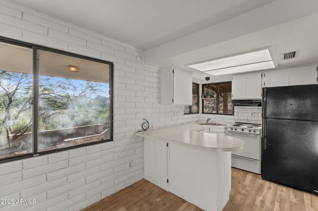 27610 W Gill Road, Morristown, AZ 85342