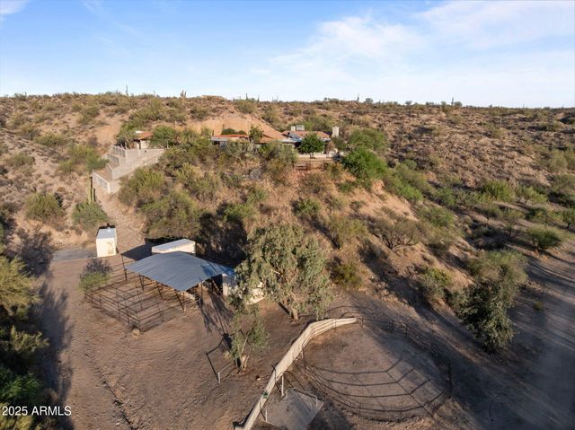 27610 W Gill Road, Morristown, AZ 85342