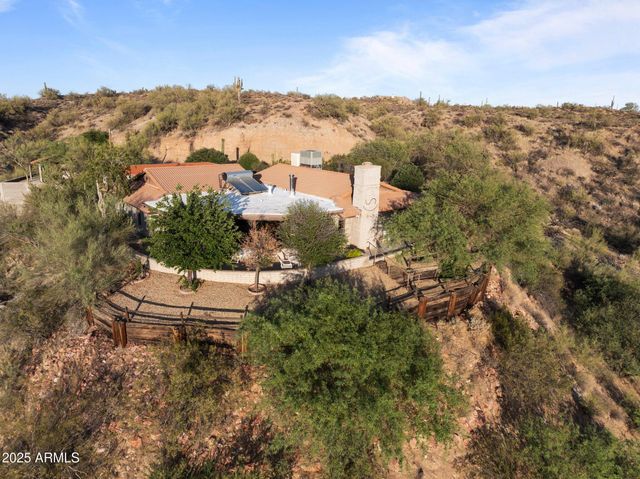 27610 W Gill Road, Morristown, AZ 85342