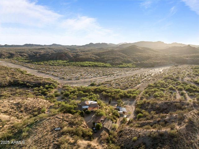 27610 W Gill Road, Morristown, AZ 85342
