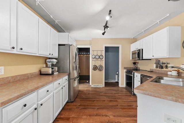 7041 Heather Glen Drive, Madison, WI 53719