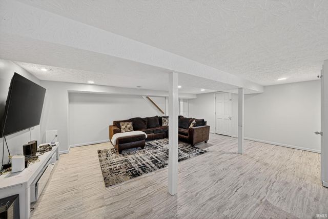 11185 Idlewood Drive, Osceola, IN 46561