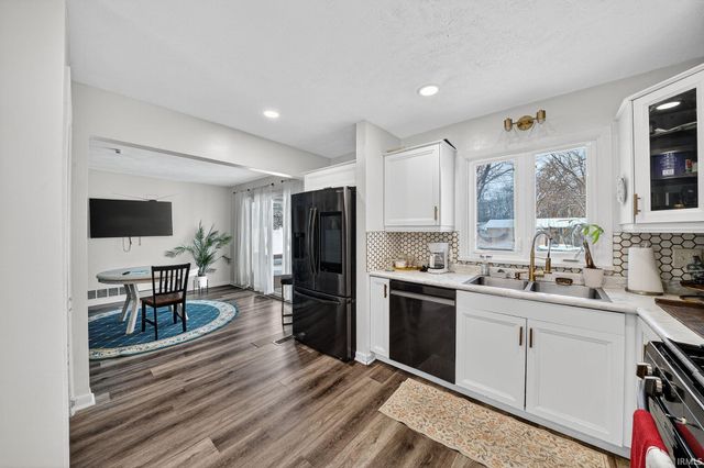 11185 Idlewood Drive, Osceola, IN 46561