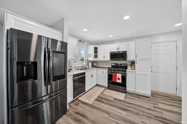 11185 Idlewood Drive, Osceola, IN 46561