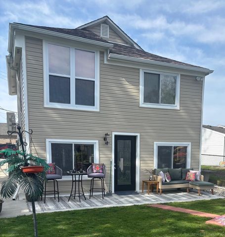 29445 Private Drive, Chesterfield Twp, MI 48047