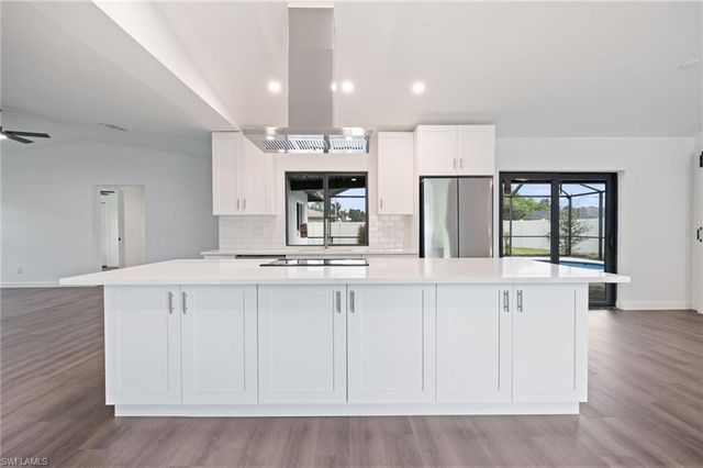 812 SE 34th ST, Cape Coral, FL 33904