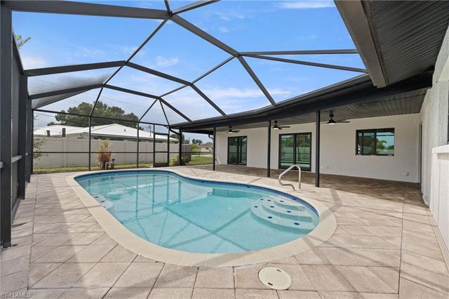 812 SE 34th ST, Cape Coral, FL 33904