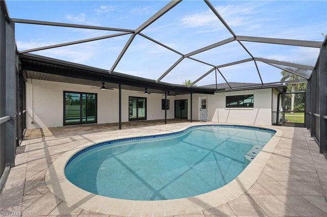 812 SE 34th ST, Cape Coral, FL 33904