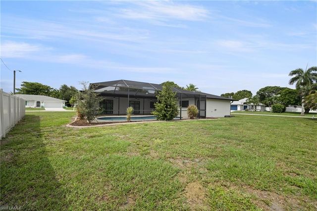 812 SE 34th ST, Cape Coral, FL 33904
