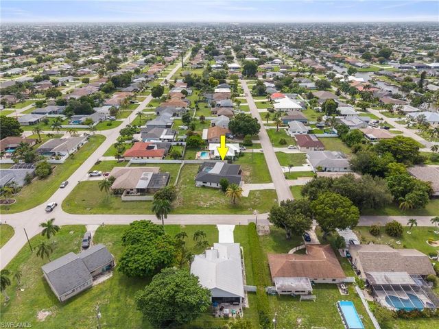 812 SE 34th ST, Cape Coral, FL 33904
