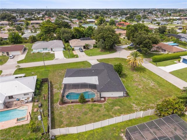 812 SE 34th ST, Cape Coral, FL 33904
