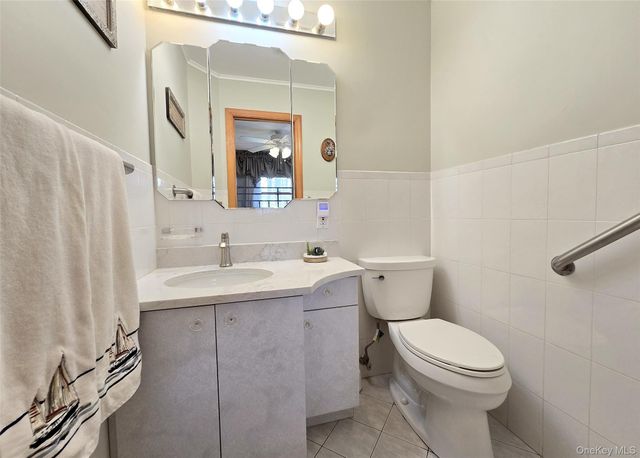 180 Carroll Avenue, Ronkonkoma, NY 11779