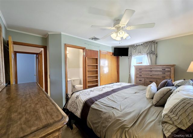 180 Carroll Avenue, Ronkonkoma, NY 11779