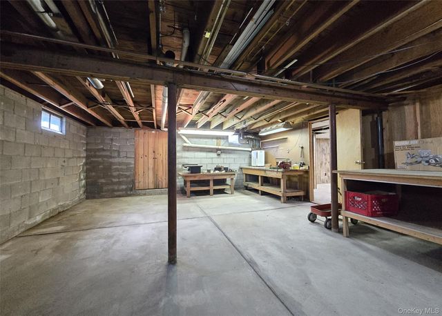 180 Carroll Avenue, Ronkonkoma, NY 11779