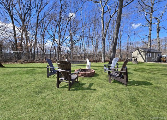 180 Carroll Avenue, Ronkonkoma, NY 11779